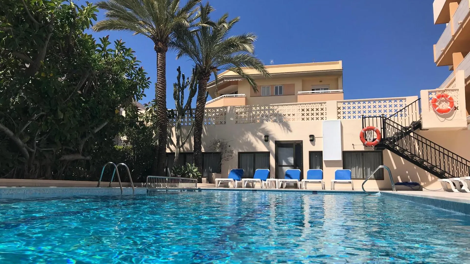 Apartamentos Jovial San Antonio  Lägenhetshotell San Antonio (Ibiza)